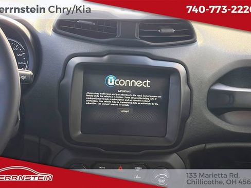 Used 2023 Jeep Renegade Trailhawk AWD/4WD image 8