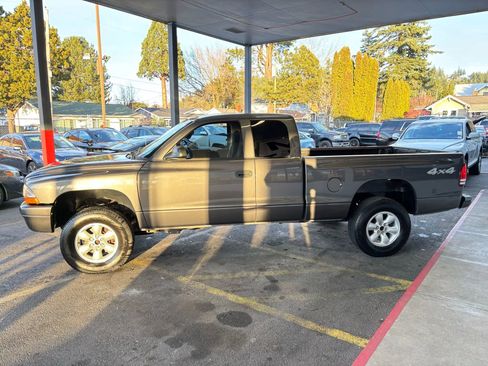 Used 2004 Dodge Dakota Sport w/ Trailer Tow Group image 4
