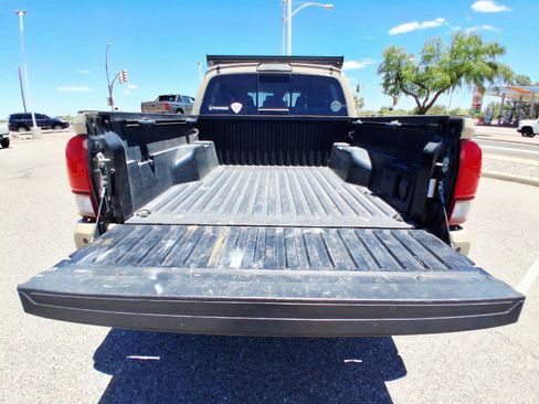 Used 2019 Toyota Tacoma TRD Off-Road w/ Technology Package AWD/4WD image 23