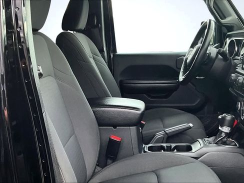 Used 2021 Jeep Gladiator Sport image 14