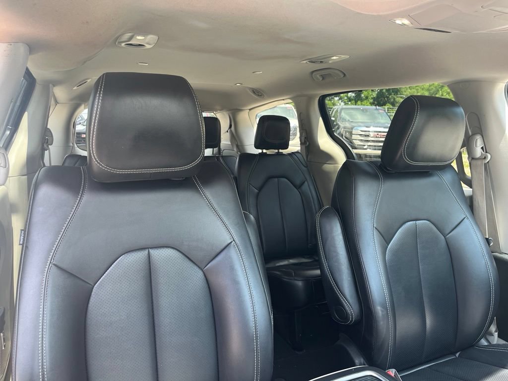 Used 2024 Chrysler Pacifica Touring-L FWD image 42