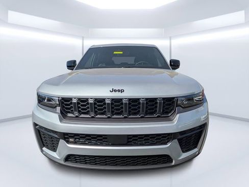 New 2026 Jeep Grand Cherokee Altitude AWD/4WD image 8