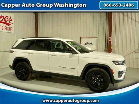 Used 2024 Jeep Grand Cherokee Altitude image 1