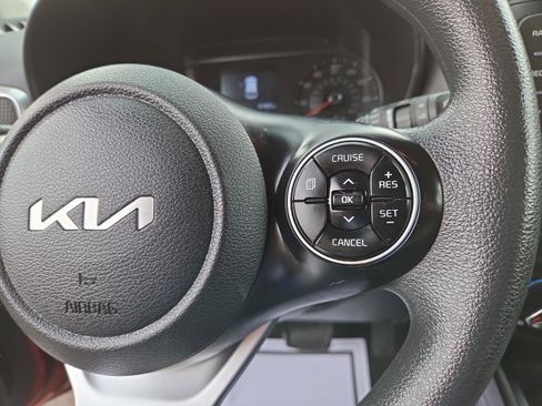 Used 2022 Kia Soul LX w/ Technology Package FWD image 11