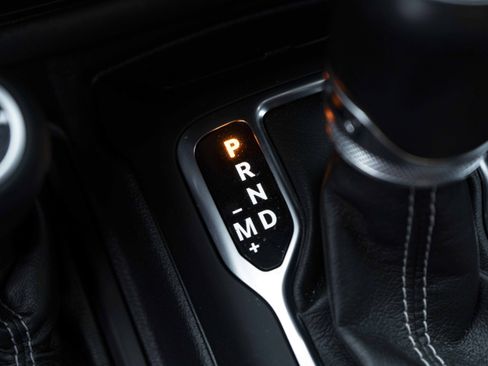 Used 2022 Jeep Wrangler Unlimited Sahara image 29