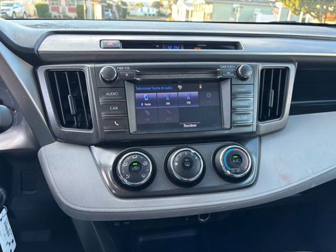 Used 2014 Toyota RAV4 LE image 9