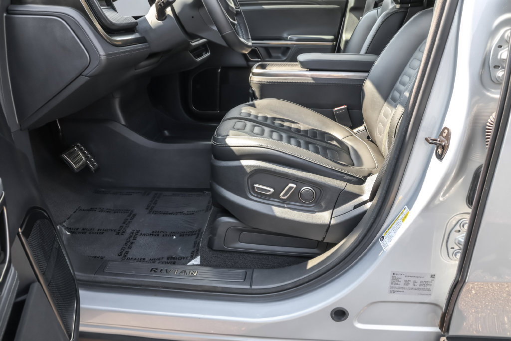Used 2024 Rivian R1S Adventure Dual AWD/4WD image 19