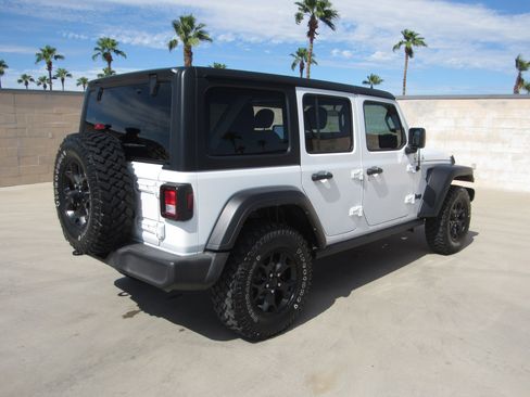 Used 2022 Jeep Wrangler Unlimited Sport image 5