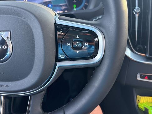 Used 2025 Volvo XC90 B6 Plus image 26