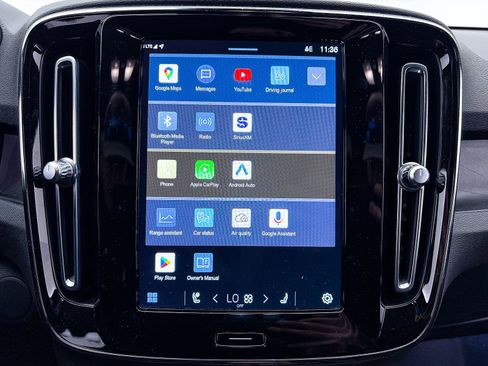 Used 2023 Volvo C40 P8 Recharge Ultimate image 21