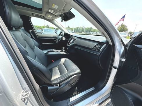 Used 2020 Volvo XC90 T5 Momentum AWD/4WD image 29