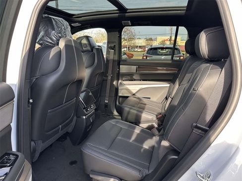 New 2026 Cadillac Vistiq Sport image 13