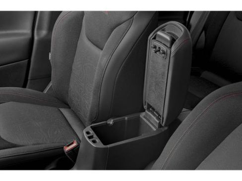 Used 2015 Jeep Renegade Trailhawk w/ Safety & Security Group I AWD/4WD image 18