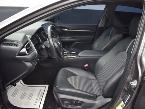 Used 2024 Toyota Camry SE image 13