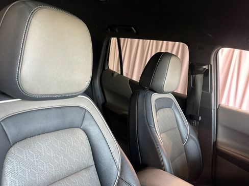 Used 2025 Chevrolet Equinox LT w/ Convenience Package II FWD image 19