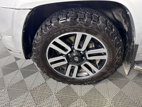 Used 2022 Toyota 4Runner Limited AWD/4WD image 10