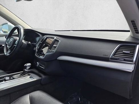 Used 2022 Volvo XC90 T5 Momentum FWD image 23