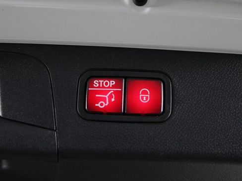 Used 2022 Mercedes-Benz GLC 300 4MATIC image 16