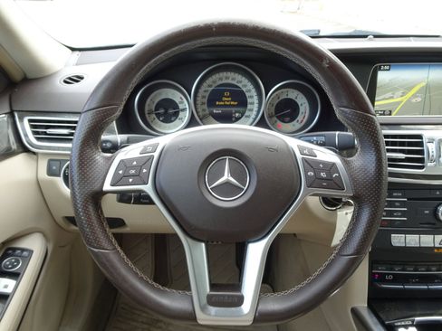 Used 2016 Mercedes-Benz E 350 4MATIC Sedan image 17