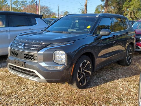 Used 2024 Mitsubishi Outlander SEL image 2