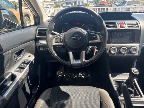 Used 2017 Subaru Crosstrek 2.0i Premium AWD/4WD image 13