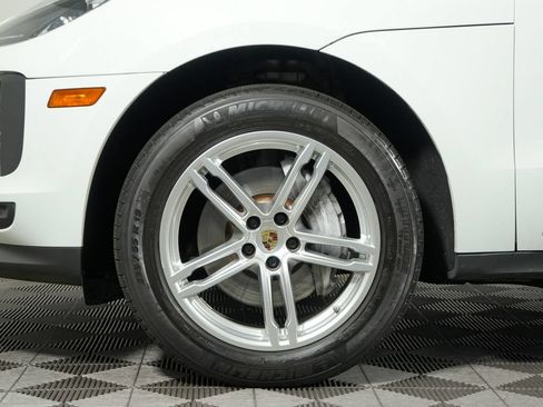Certified 2021 Porsche Macan AWD/4WD image 13