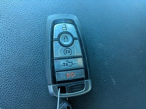 Used 2024 Ford F350 Lariat w/ Lariat Ultimate Package AWD/4WD image 32