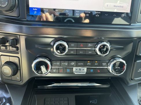 New 2026 Ford F350 Lariat w/ Lariat Premium Package image 22