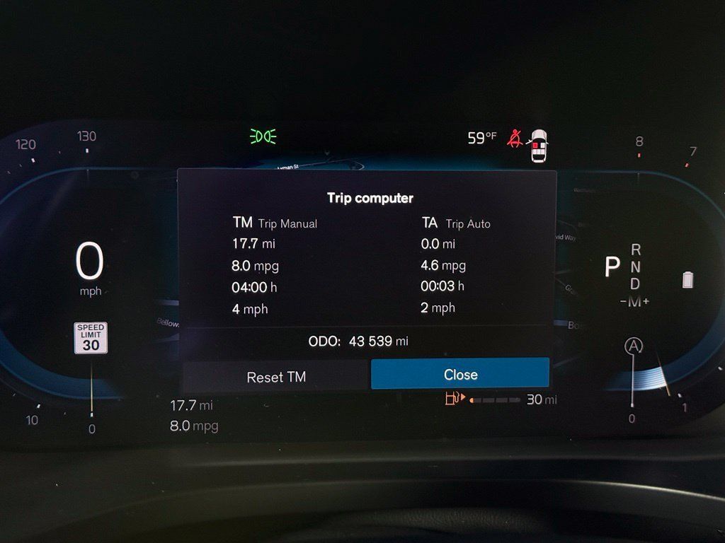 Used 2023 Volvo XC60 B5 Core AWD/4WD image 13