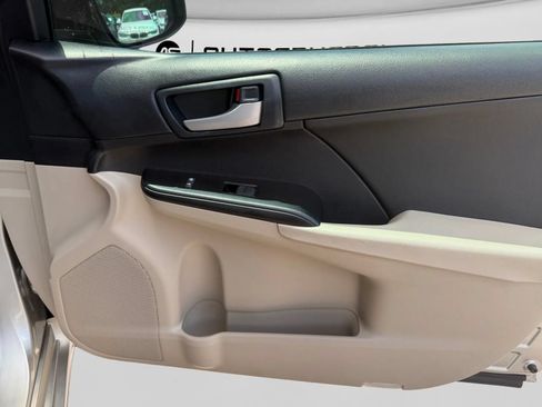 Used 2014 Toyota Camry LE FWD image 33