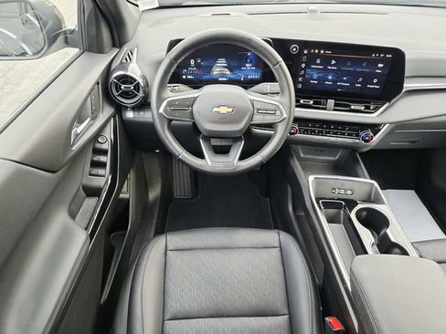 Used 2025 Chevrolet Equinox LT w/ Convenience Package II FWD image 7