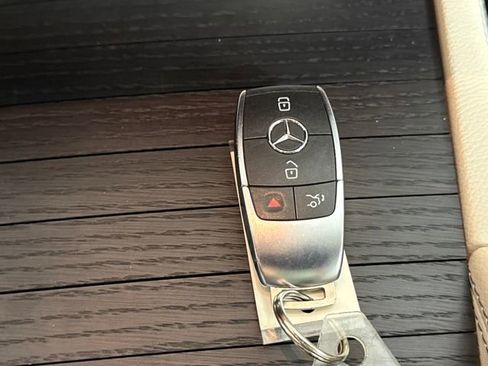 Used 2022 Mercedes-Benz GLE 350 4MATIC image 37