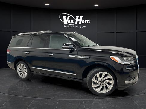 Used 2024 Lincoln Navigator Reserve AWD/4WD image 1