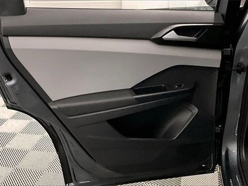 Used 2022 Volkswagen Taos SEL image 18