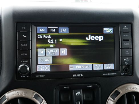 Used 2016 Jeep Wrangler Unlimited Sahara image 22