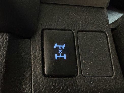 Used 2017 Toyota RAV4 XLE w/ Carpet Mat Package AWD/4WD image 8