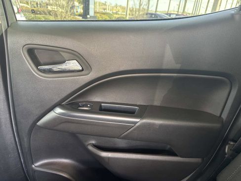 Used 2022 Chevrolet Colorado LT w/ LT Convenience Package image 14