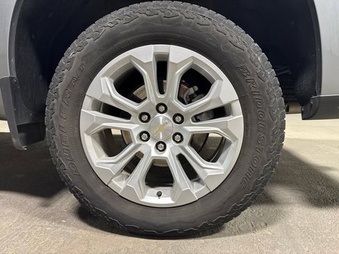 Used 2024 Chevrolet Silverado 1500 LTZ w/ Z71 Off-Road Package AWD/4WD image 36