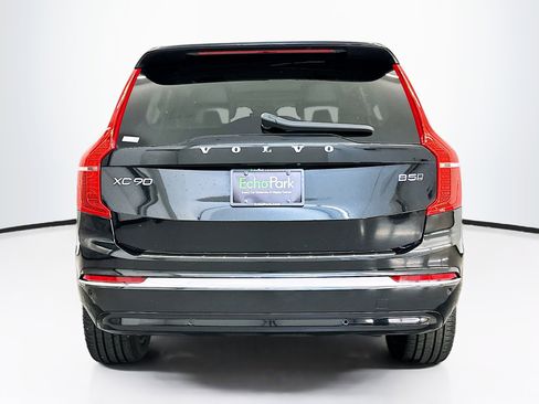 Used 2024 Volvo XC90 B5 Core w/ Climate Package image 7