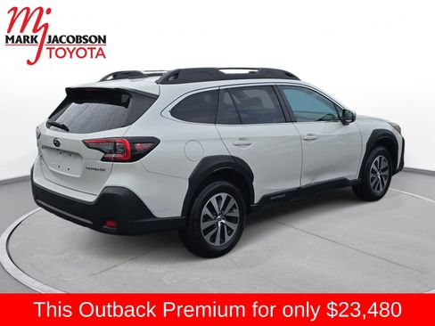 Used 2023 Subaru Outback Premium image 9