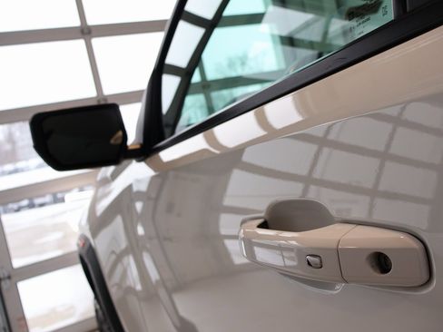 Used 2023 GMC Canyon Elevation w/ Convenience Package image 11