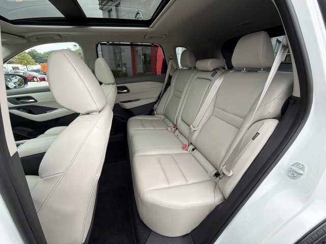Certified 2023 Nissan Rogue SL w/ SL Premium Package AWD/4WD image 24