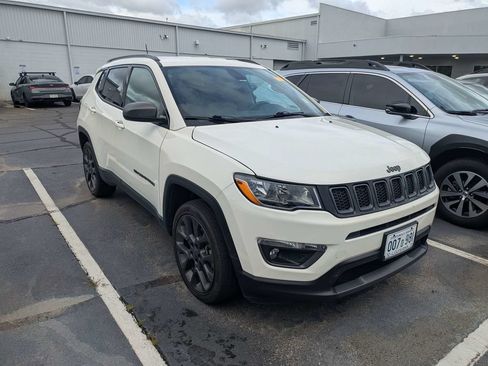 Used 2021 Jeep Compass Latitude AWD/4WD image 3