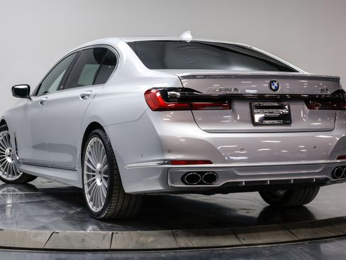 Used 2020 BMW ALPINA B7 xDrive w/ Luxury Rear Seating Package image 22