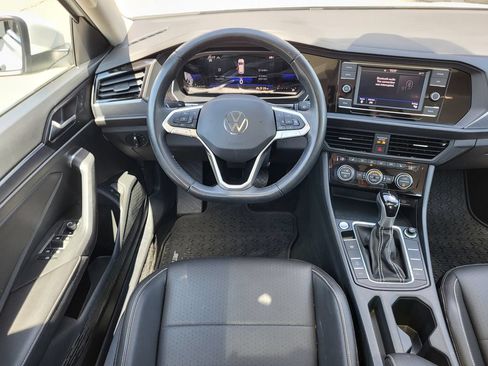 Used 2023 Volkswagen Jetta SE FWD image 24