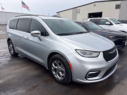 Used 2022 Chrysler Pacifica Limited