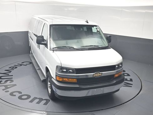 Used 2025 Chevrolet Express 3500 LT w/ LT Preferred Equipment Group RWD image 29
