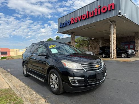Used 2016 Chevrolet Traverse LT image 1