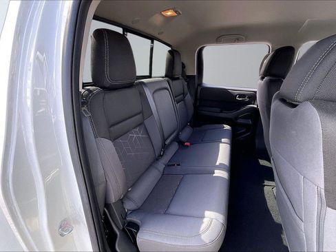 Certified 2025 Nissan Frontier SV w/ SV Convenience Package RWD image 28