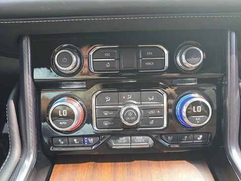 Used 2023 GMC Yukon Denali Ultimate image 39